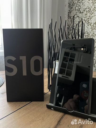 Samsung Galaxy S10, 6/128 ГБ