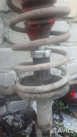 Стойки ваз2110 2115, 2114,2109 в сборе со ступицам