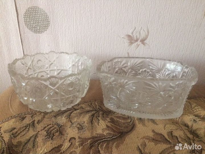 Корзинка цветное стекло, ваза, фужеры, хрусталь