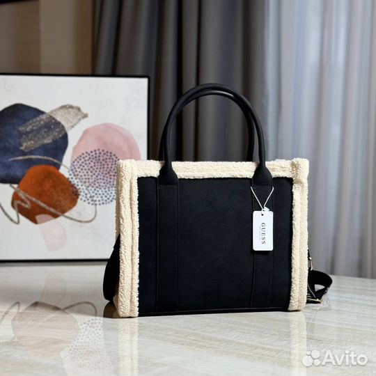 Сумка женская Guess с мехом