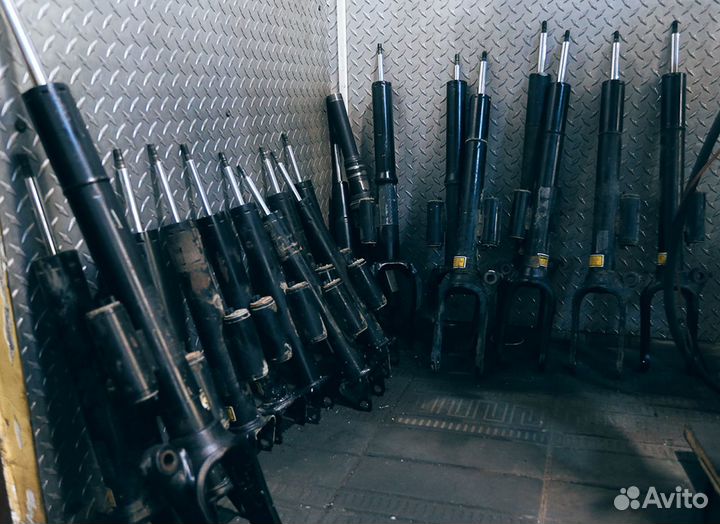 Nissan Expert 99-06 Стойка передняя правая