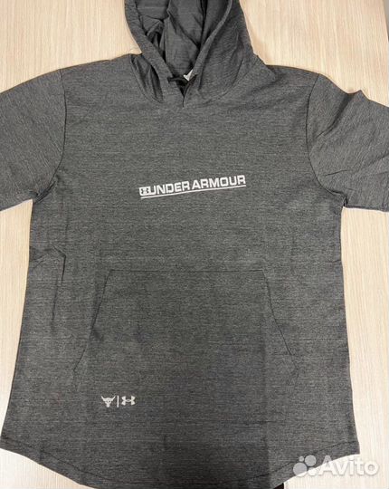 Футболка с капюшоном Under Armour мужская