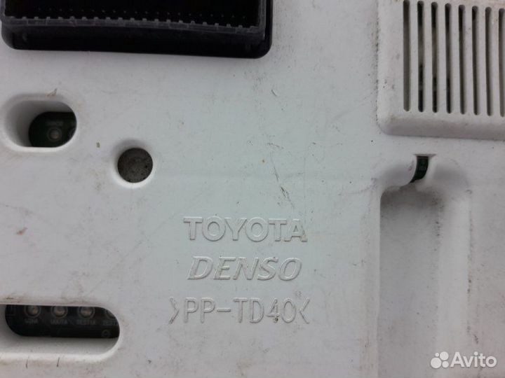 Панель приборов Toyota Rav4 30