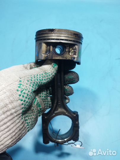 Поршень двигателя 4G18 Mitsubishi