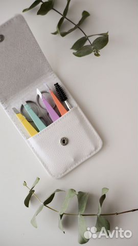 Набор пинцетов для бровей в чехле