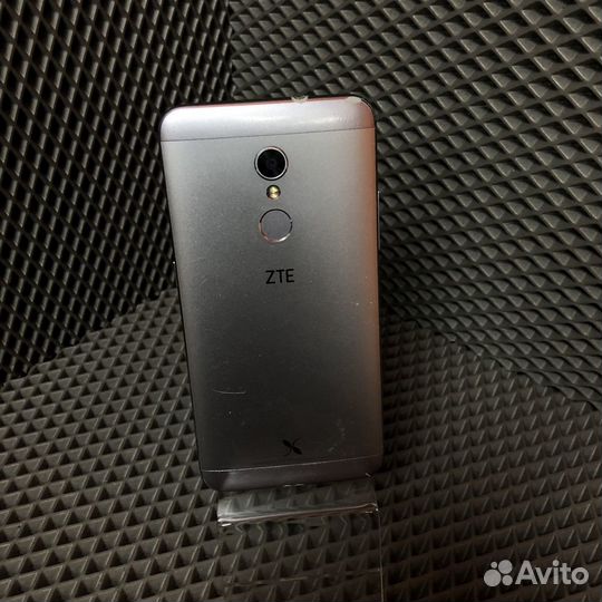 ZTE Blade V7 Plus, 2/16 ГБ