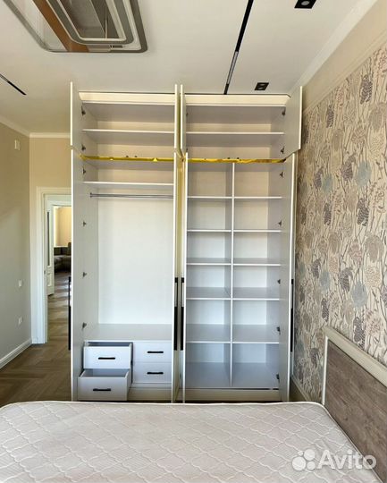 Шкаф распашной створчатый