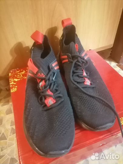 Кроссовки мужские 41 размер бу