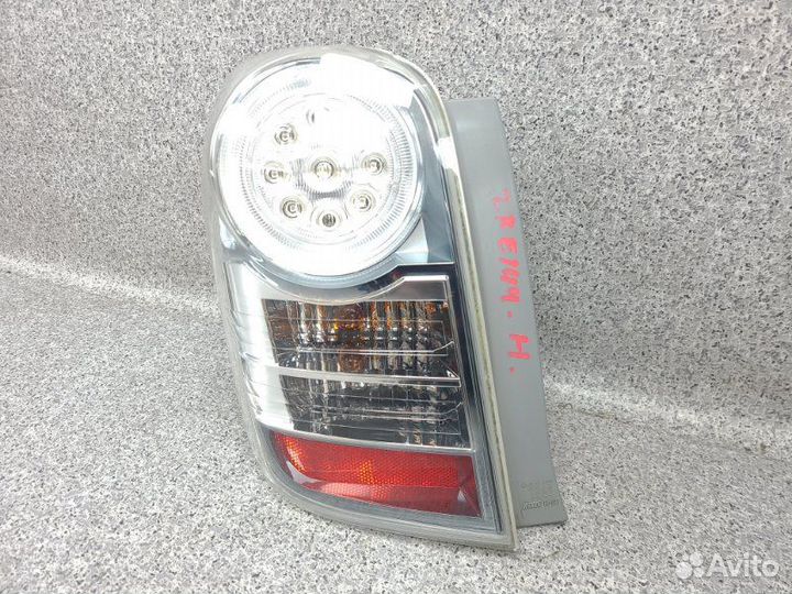 Стоп сигнал задний левый Toyota Corolla Fielder