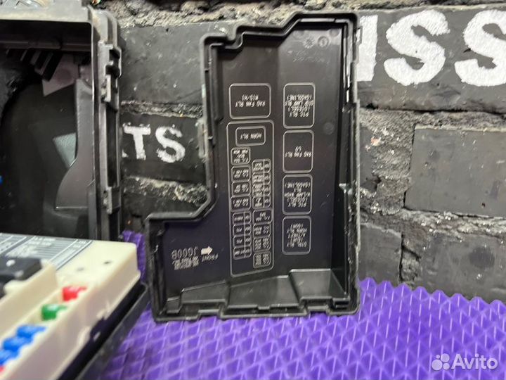 Блок предохранителей Nissan X-Trail NT31-036765