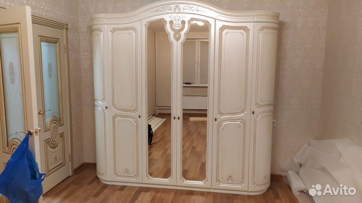 Спальный гарнитур
