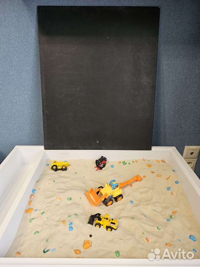Детский столик-песочница
