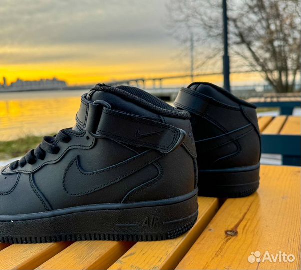 Nike Air Force 1 Mid Black