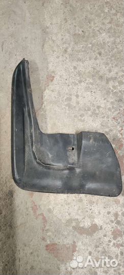 Брызговик bmw e34