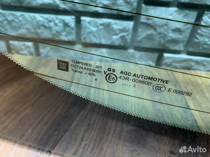 Opel zafira C Стекло двери багажника