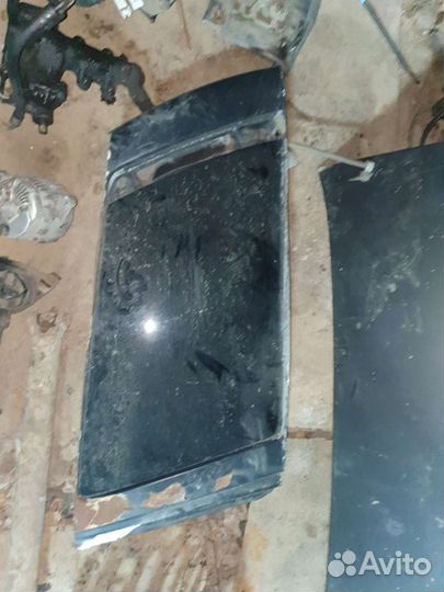 Заднее боковое стекло в кузове на гранд чероки 2