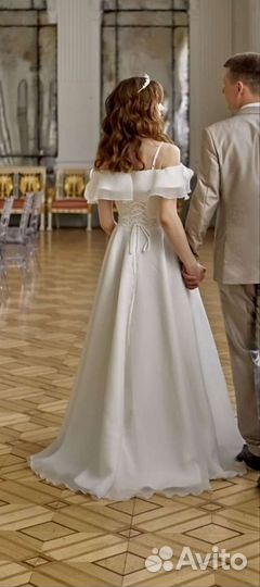 Свадебное платье