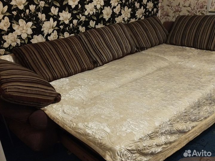 Продается диван (угловой )