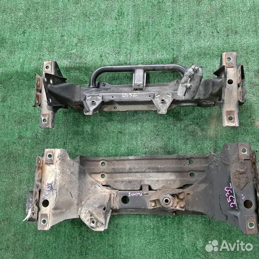 Балка под Двигатель двс toyota hiace LH85 2L