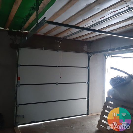 Секционные ворота