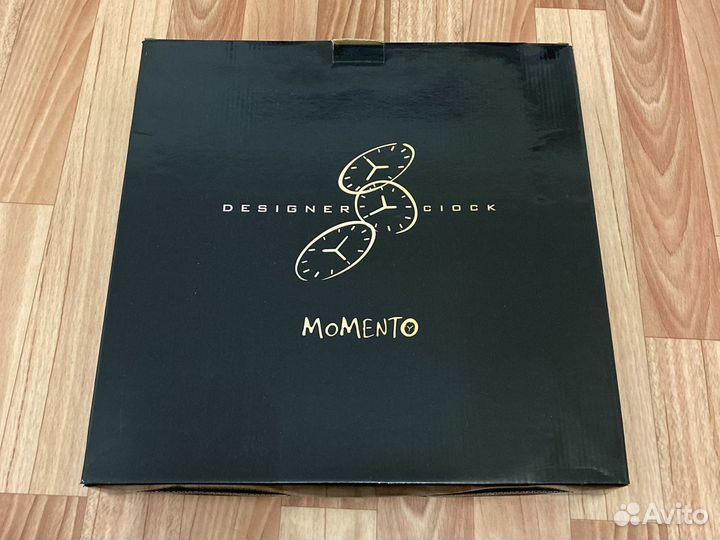 Часы Momento
