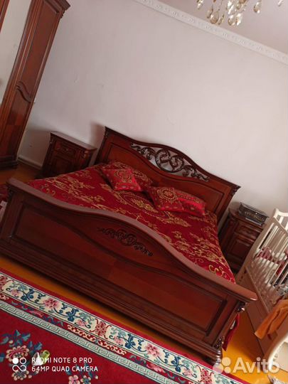 Спальный гарнитур