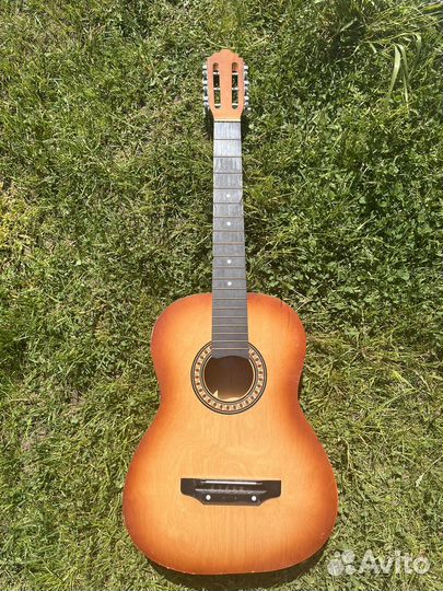 Акустическая гитара