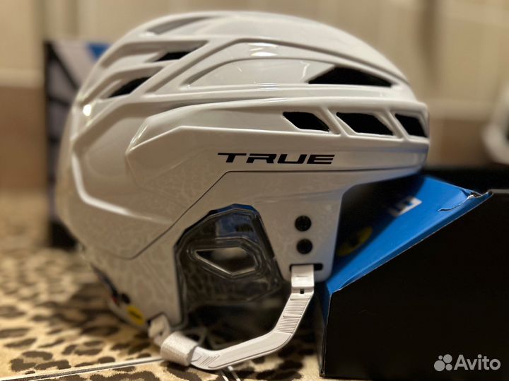 Хоккейный шлем true dynamic 9 PRO mips