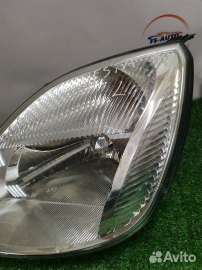 Фара галогеновая передняя левая Ford Fiesta MK5