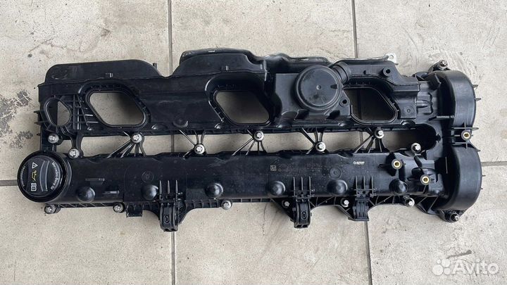 Крышка головки блока(клапанная) Mercedes w222