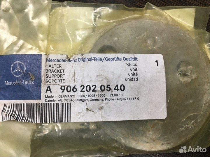 Держатель натяжитель ремня к кронштейну генератора