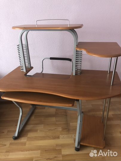 Компьютерный стол