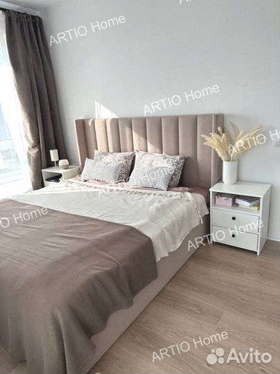 Белая кровать