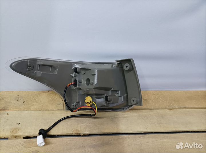 Фонарь правый Mitsubishi Outlander 3 2012