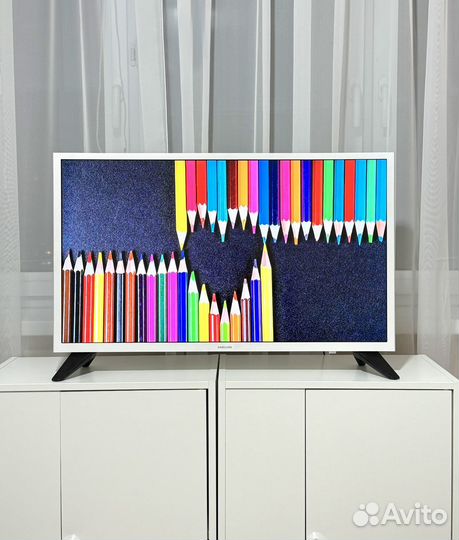 Белый SMART TV, 2019г, Wi-FI, Samsung 32 дюйма