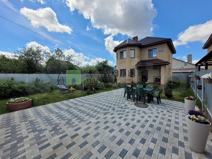 Коттедж 127 м² на участке 4 сот.