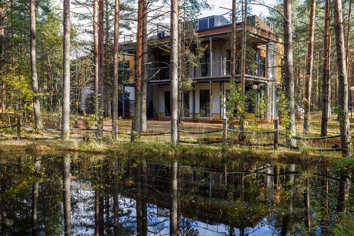 Дом 326,2 м² на участке 3 га