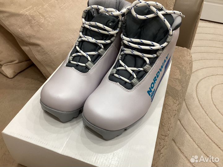 Лыжные ботинки