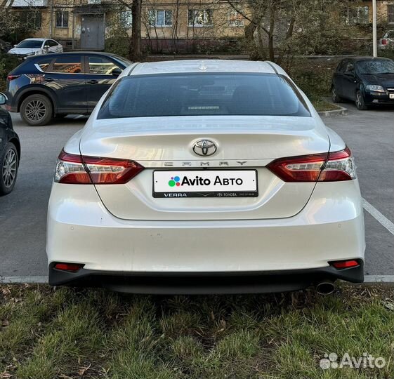 Toyota Camry 2.5 AT, 2019, битый, 137 000 км