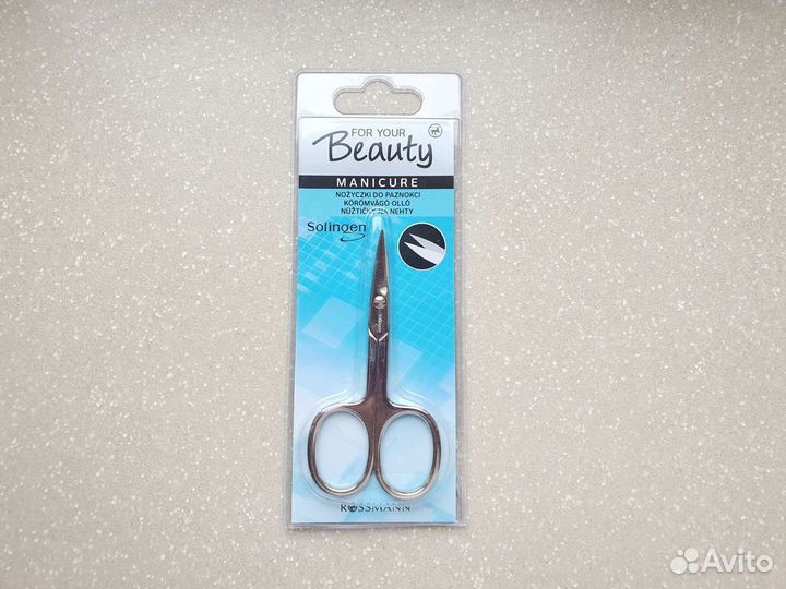 Маска для губ Inglot, ножницы, заколки для волос