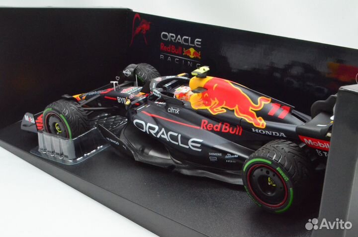 1/18, Oracle Red Bull RB18 S. Perez, Minichamps