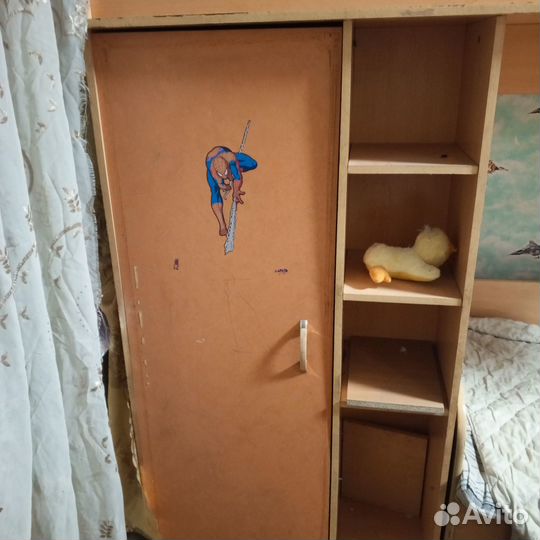Двухъярусная кровать