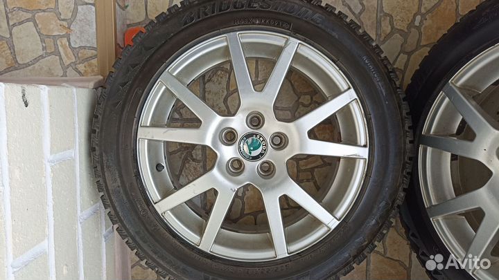 Bridgestone Blizzak Spike-01 205/55 R16