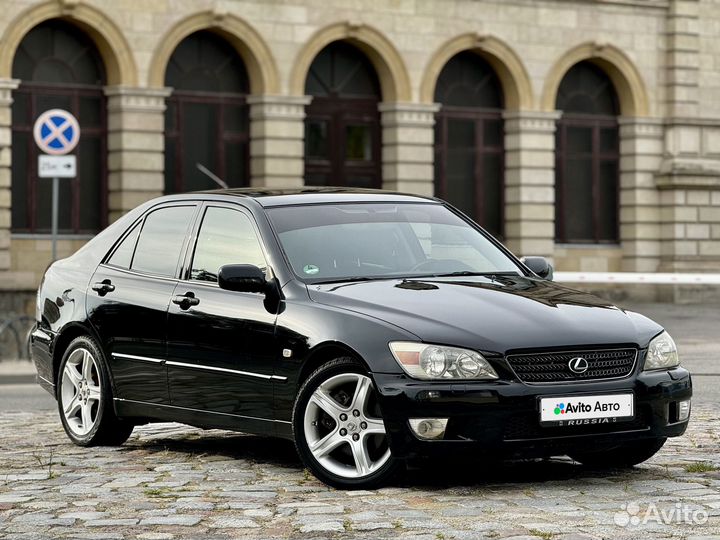 Lexus IS 2.0 AT, 1999, 270 910 км