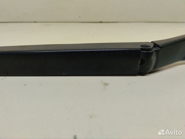 Поводок стеклоочистителя передний правый Nissan No