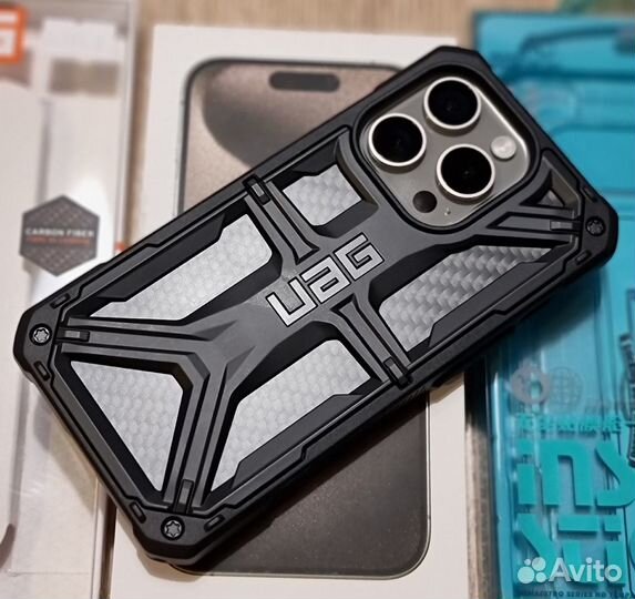 Чехол UAG Monarch Carbon Fiber для iPhone 15 Pro