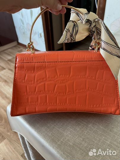 Сумочка яркая