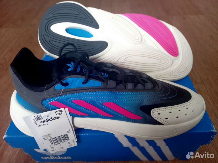 Кроссовки adidas Ozelia