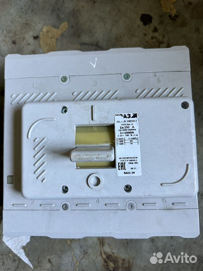 Автоматический выключатель 1000А, 630А