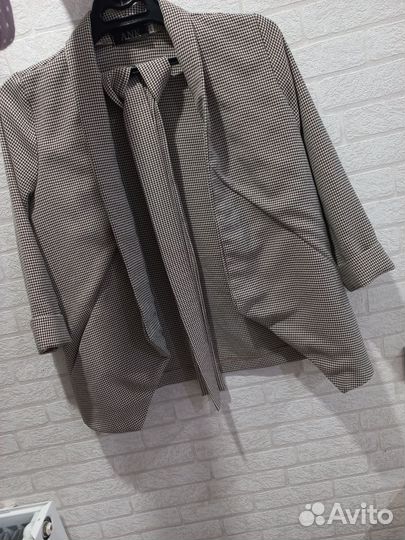 Строгий костюм женский